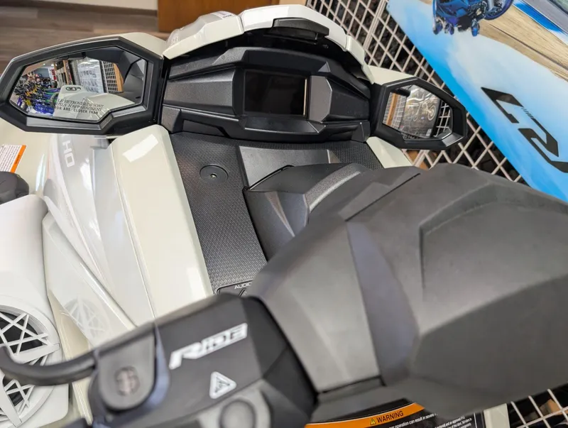 Slide: The Image of Yamaha VX Cruiser HO with Audio 2025 - 11