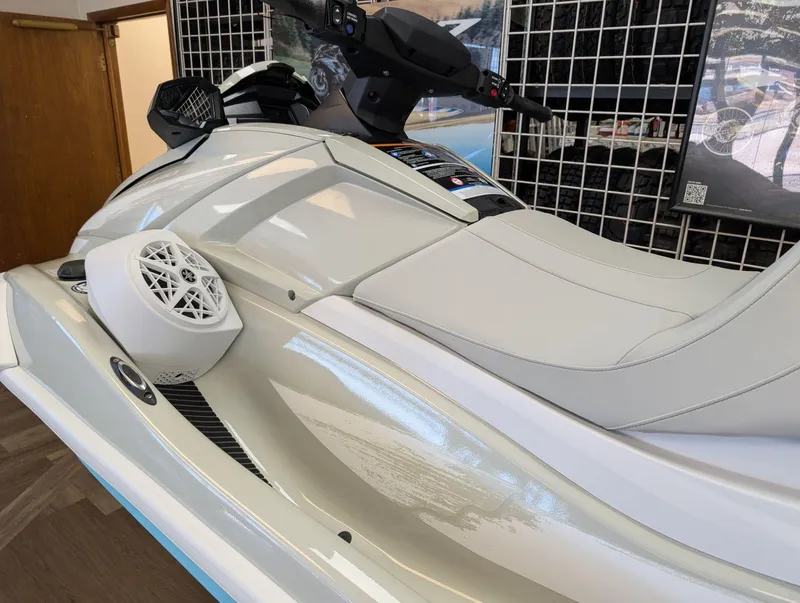 Slide: The Image of Yamaha VX Cruiser HO with Audio 2025 - 3