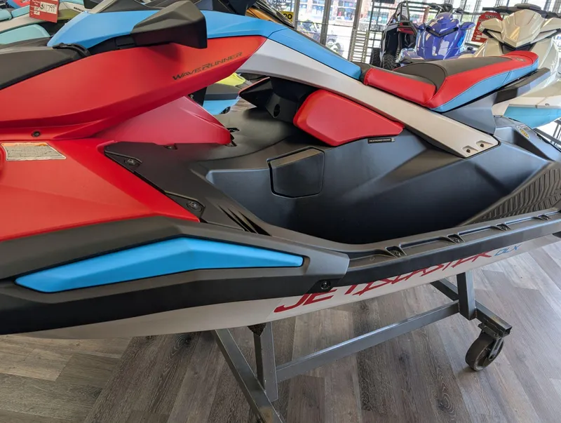 Slide: The Image of Yamaha Jetblaster DLX 3-Up 2025 - 4