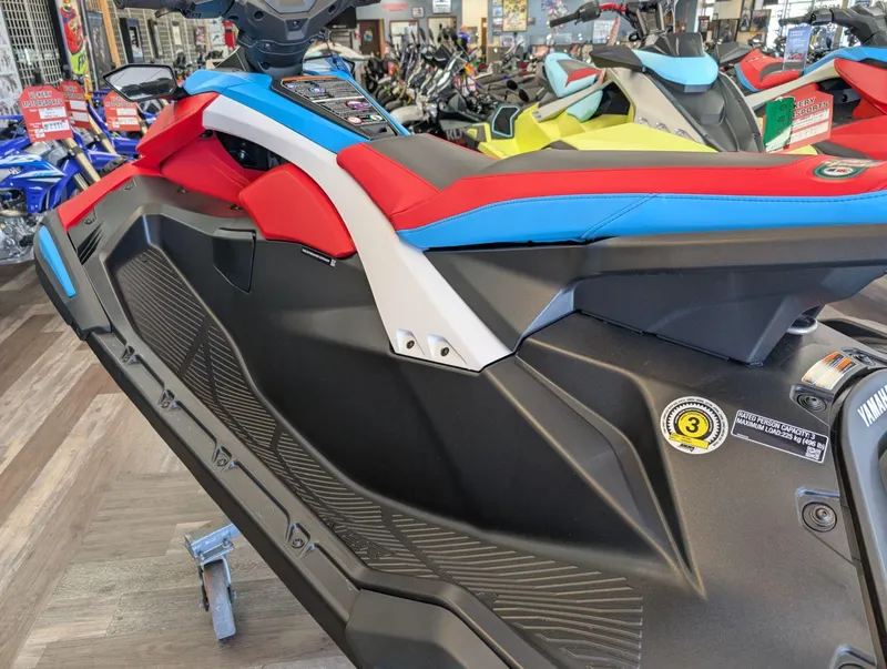 Slide: The Image of Yamaha Jetblaster DLX 3-Up 2025 - 6