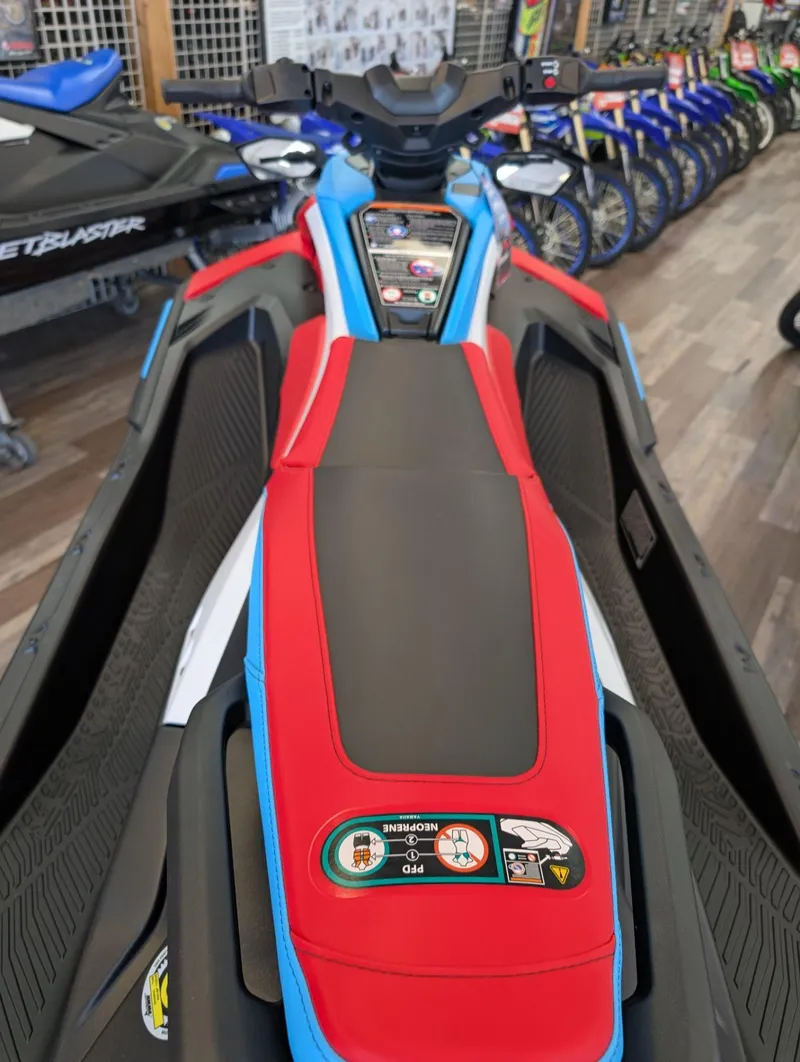 Slide: The Image of Yamaha Jetblaster DLX 3-Up 2025 - 8