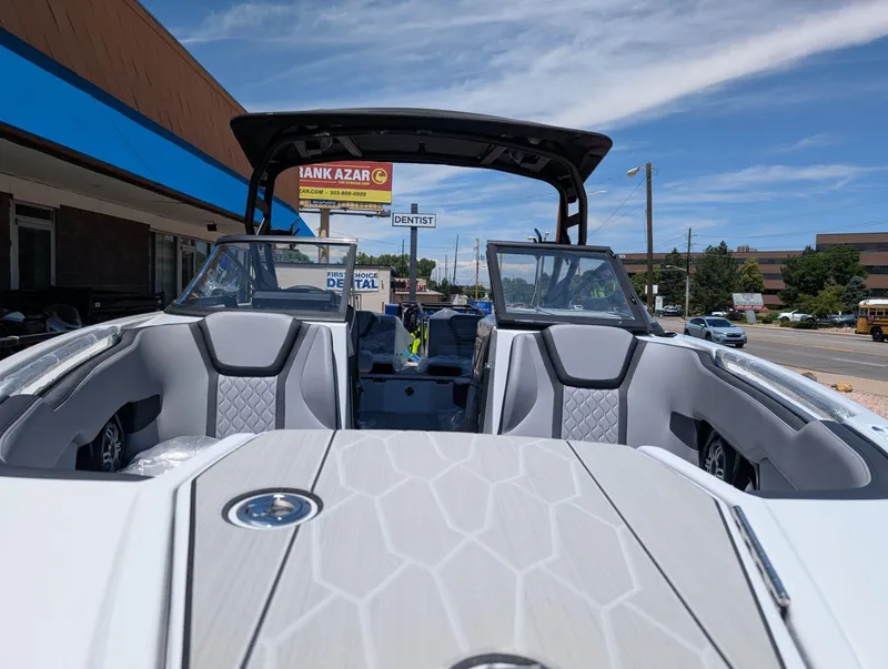 Slide: The Image of Yamaha 255XD 2025 - 6