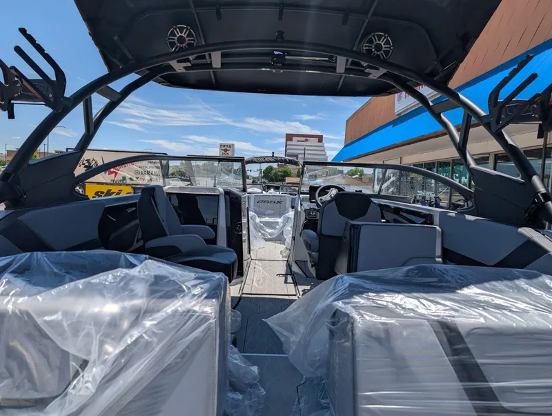 Slide: The Image of Yamaha 255XD 2025 - 8