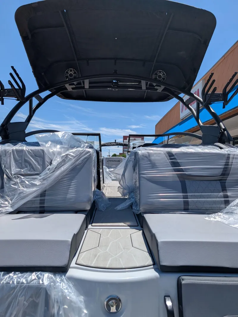 Slide: The Image of Yamaha 255XD 2025 - 9