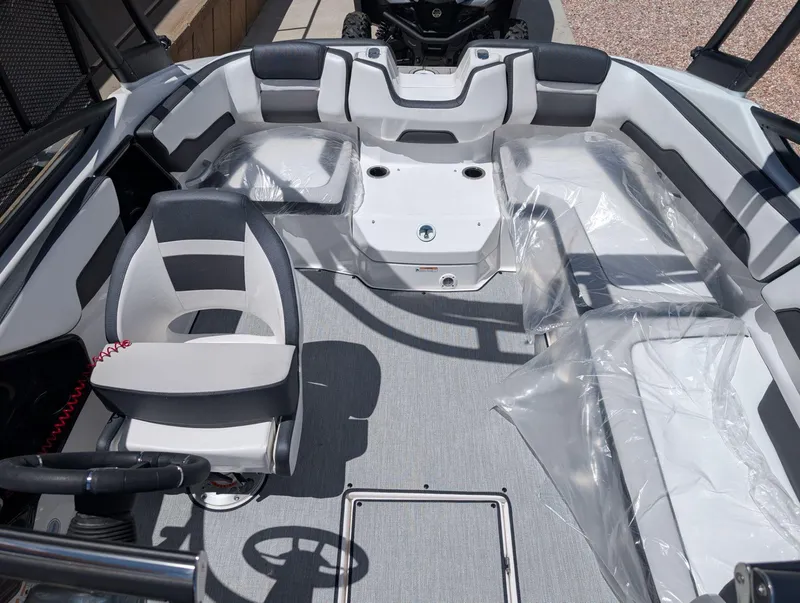 Slide: The Image of Yamaha AR195 2025 - 11