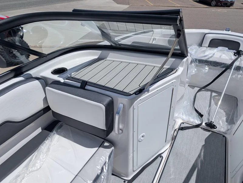 Slide: The Image of Yamaha AR195 2025 - 12