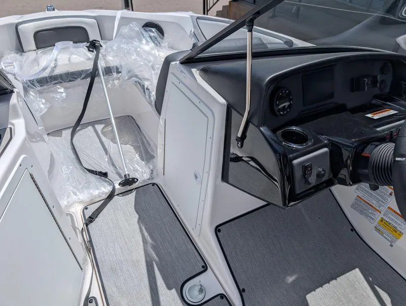 Slide: The Image of Yamaha AR195 2025 - 13