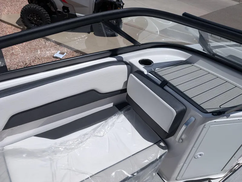 Slide: The Image of Yamaha AR195 2025 - 18