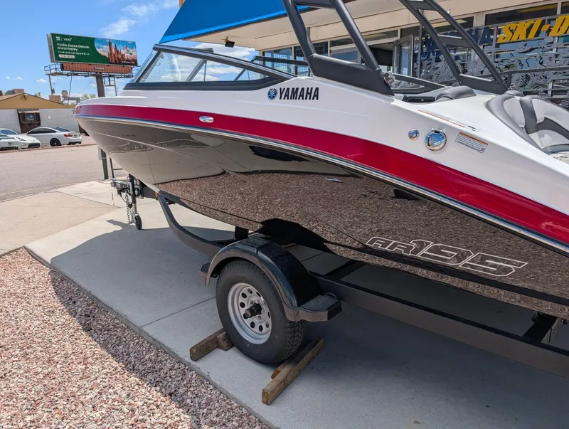 Slide: The Image of Yamaha AR195 2025 - 3