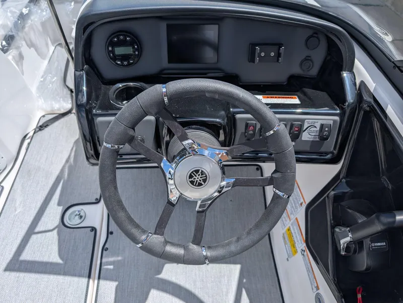 Slide: The Image of Yamaha AR195 2025 - 8