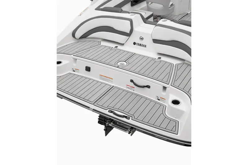 Slide: The Image of Yamaha 195S 2025 - 4