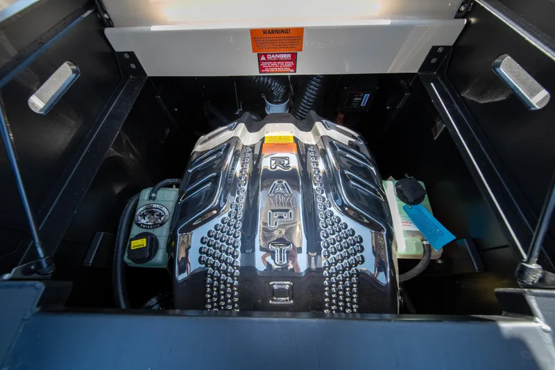 Slide: The Image of Tigé Ultré 23ZX 2025 - 51