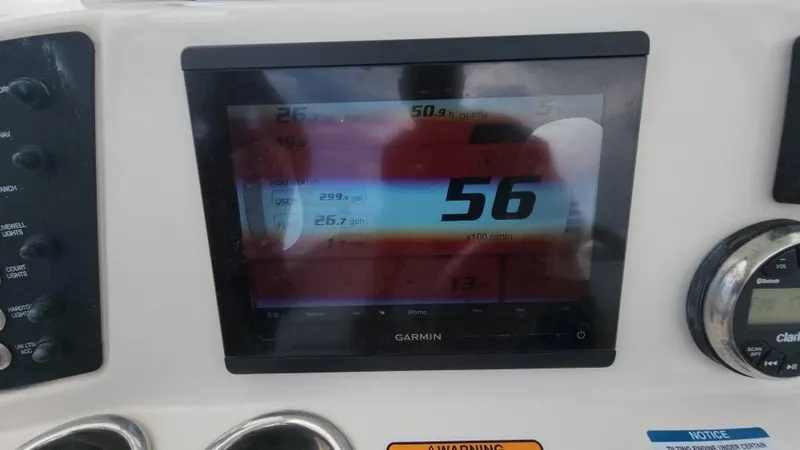 Slide: The Image of Robalo 246 Cayman 2020 - 50