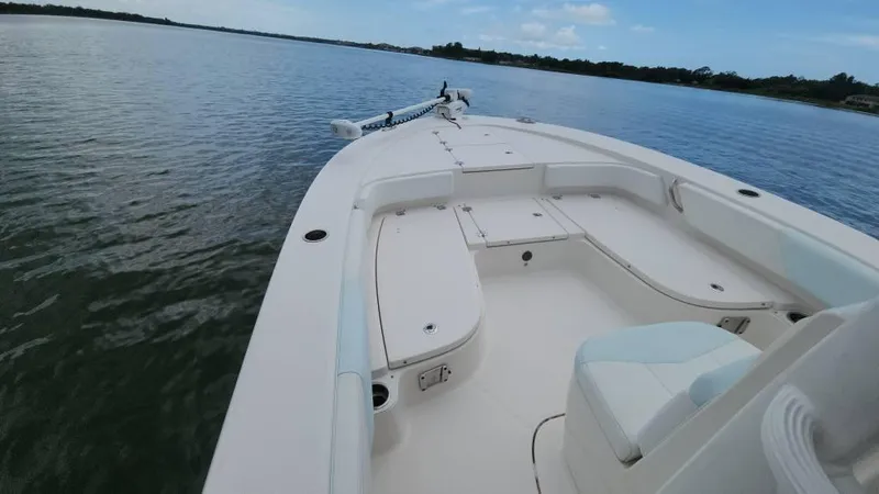 Slide: The Image of Robalo 246 Cayman 2020 - 61