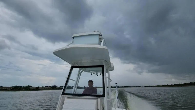 Slide: The Image of Robalo 246 Cayman 2020 - 63