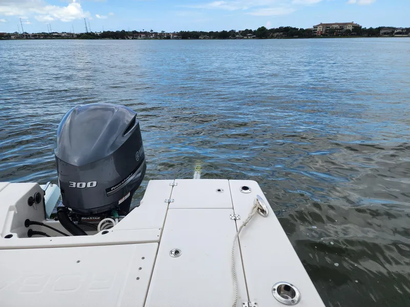 Slide: The Image of Robalo 246 Cayman 2020 - 76