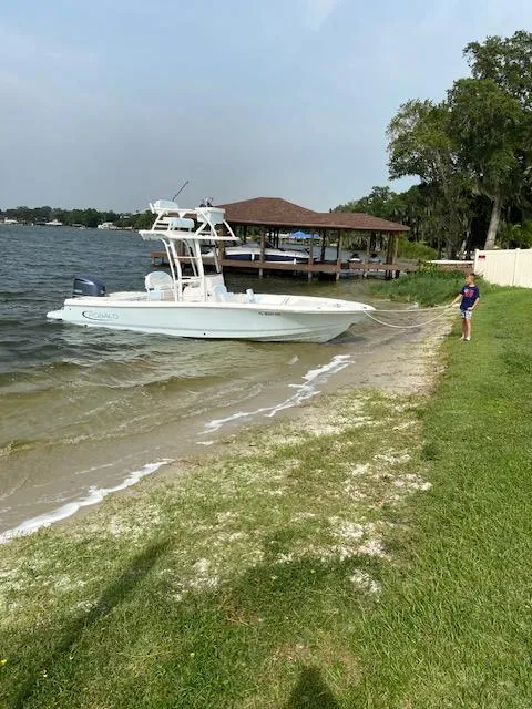 Slide: The Image of Robalo 246 Cayman 2020 - 80