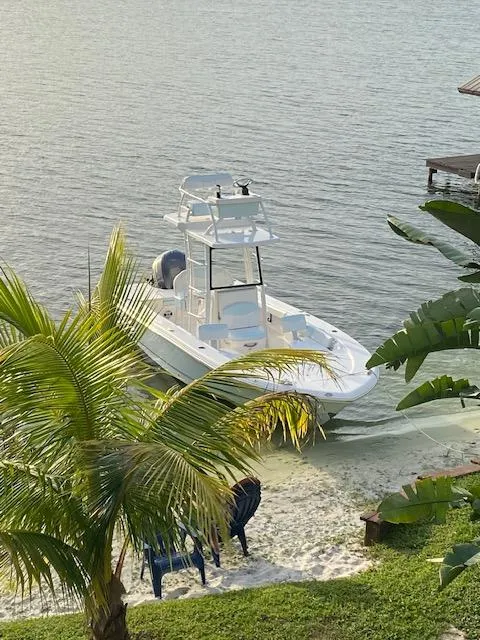 Slide: The Image of Robalo 246 Cayman 2020 - 81