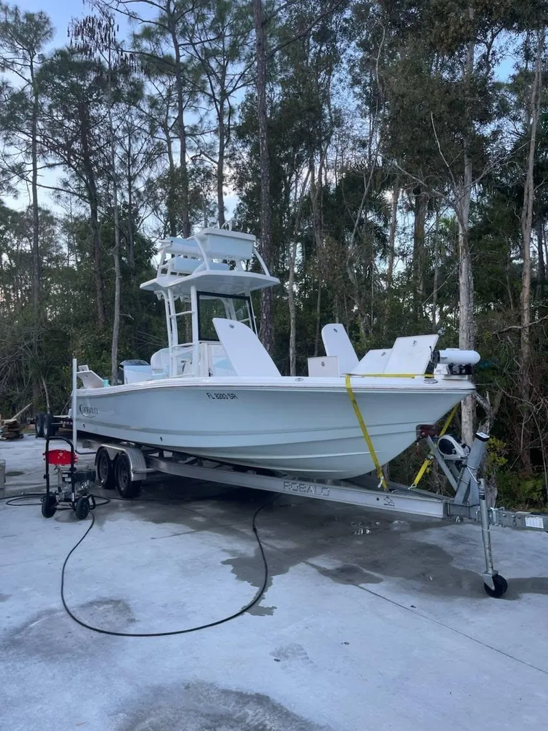 Slide: The Image of Robalo 246 Cayman 2020 - 94