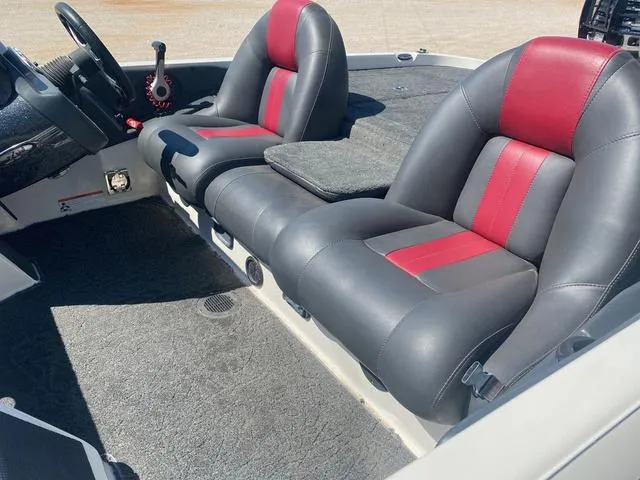 Slide: The Image of Ranger 208 VX 2009 - 12