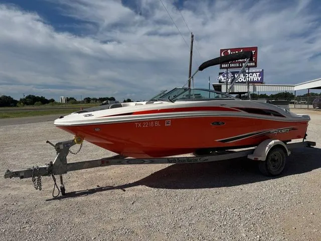 Slide: The Image of Sea Ray 185 Sport 2011 - 3