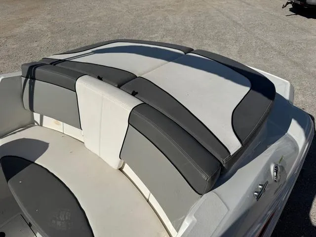 Slide: The Image of Sea Ray 185 Sport 2011 - 4