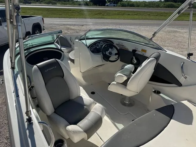 Slide: The Image of Sea Ray 185 Sport 2011 - 5