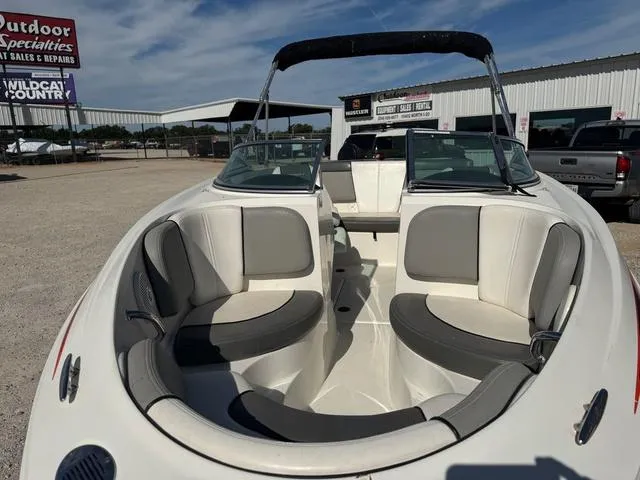 Slide: The Image of Sea Ray 185 Sport 2011 - 7