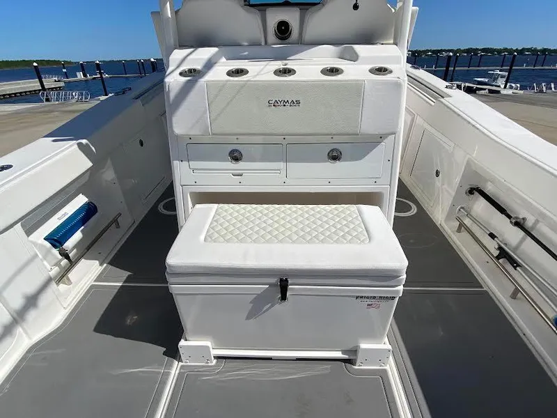 Slide: The Image of Caymas 341 CC 2021 - 18