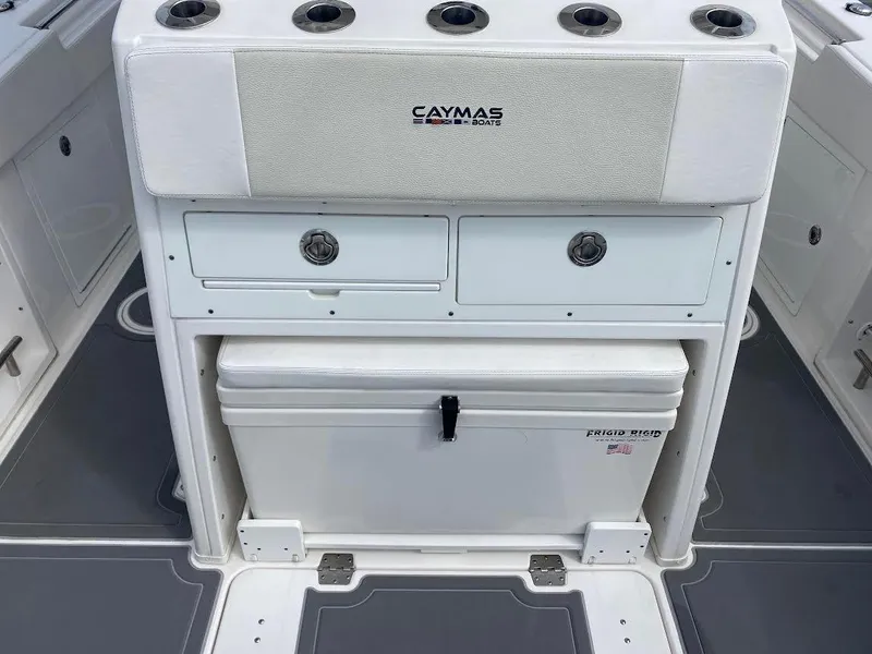 Slide: The Image of Caymas 341 CC 2021 - 33