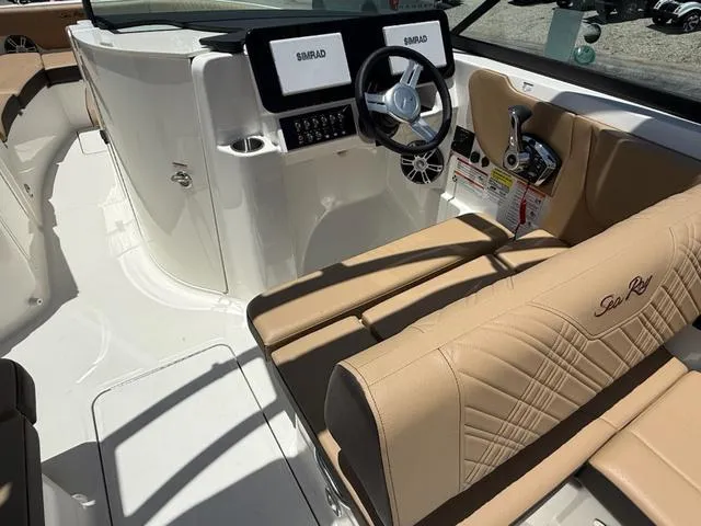 Slide: The Image of Sea Ray SDX 250 Outboard 2025 - 11
