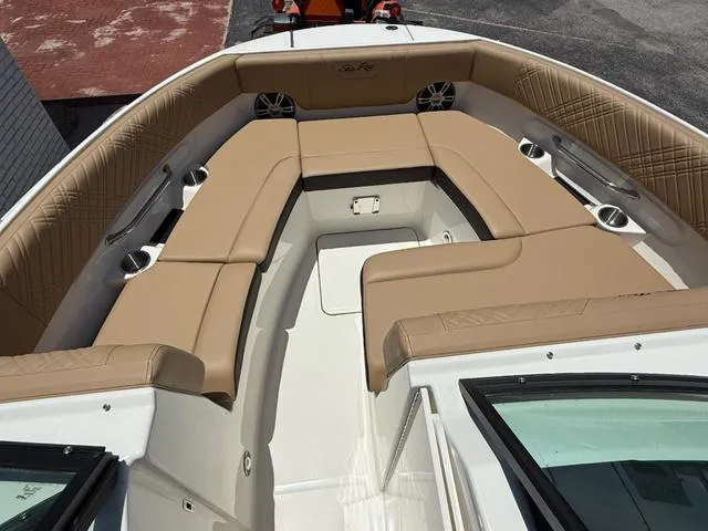 Slide: The Image of Sea Ray SDX 250 Outboard 2025 - 14