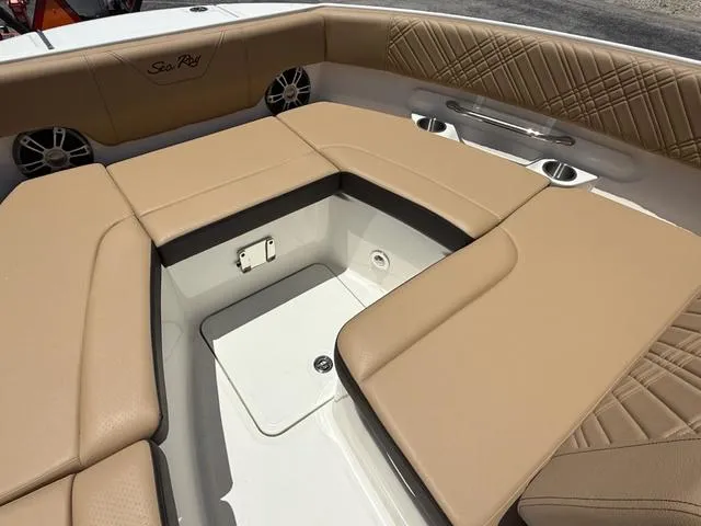 Slide: The Image of Sea Ray SDX 250 Outboard 2025 - 15