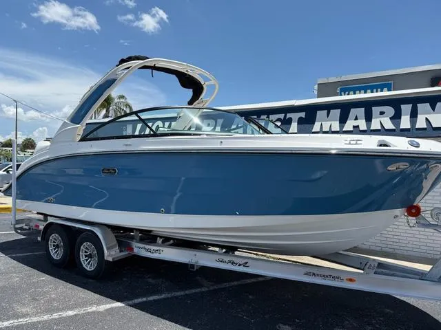 Slide: The Image of Sea Ray SDX 250 Outboard 2025 - 2