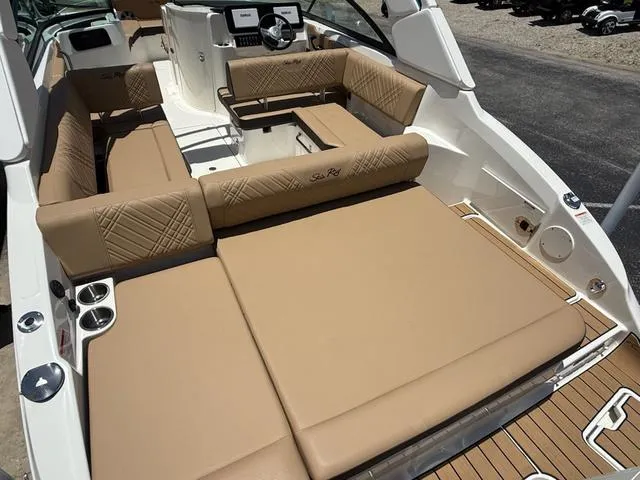 Slide: The Image of Sea Ray SDX 250 Outboard 2025 - 7