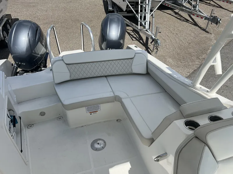 Slide: The Image of World Cat 230 SD 2025 - 10