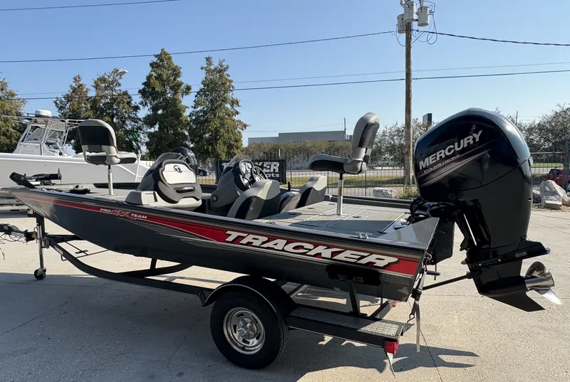 Slide: The Image of Tracker 195 TXW 2017 - 10