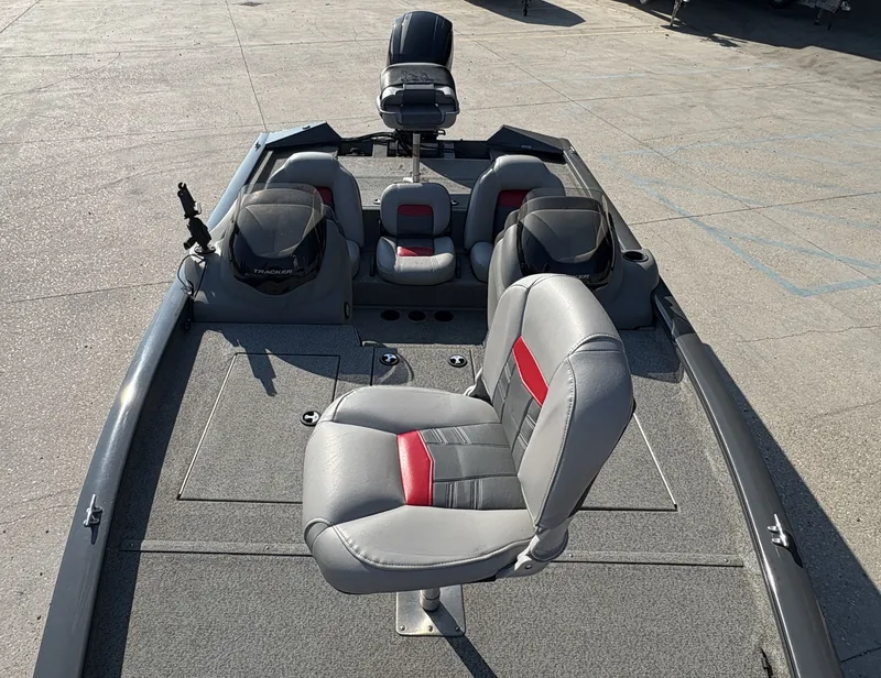 Slide: The Image of Tracker 195 TXW 2017 - 7