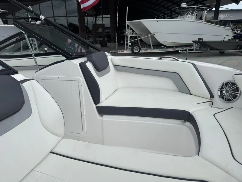 Slide: The Image of 2015 Yamaha Boats AR190 interior seating with sleek design and comfortable upholstery. - 9