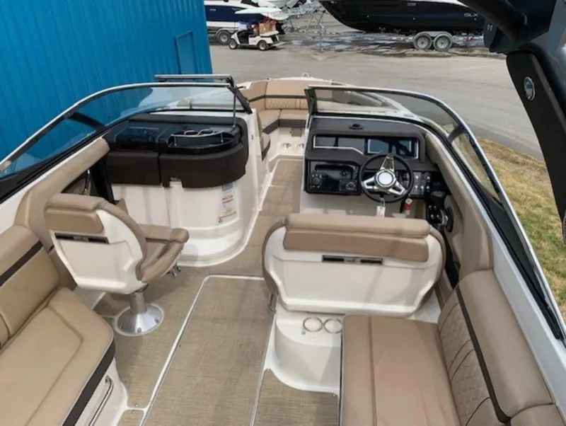 Slide: The Image of Sea Ray SLX 280 2017 - 10