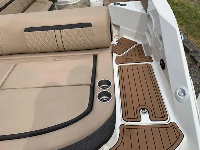 Slide: The Image of Sea Ray SLX 280 2017 - 9