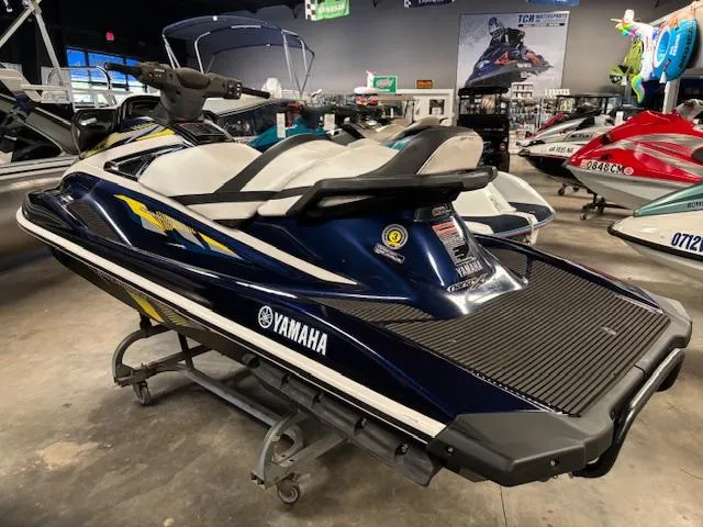 Slide: The Image of 2017 Yamaha WaveRunner VX Cruiser HO 1.0 in showroom, blue and white design. - 5