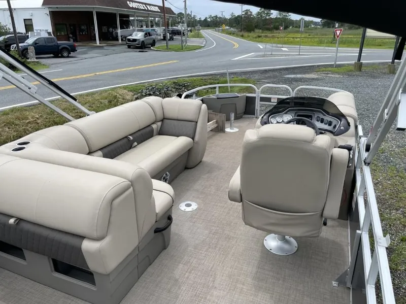 Slide: The Image of Tracker 20 DLX Fishing Barge 2023 - 7