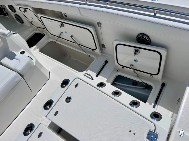 Slide: The Image of World Cat 400 CC-X 2022 - 87