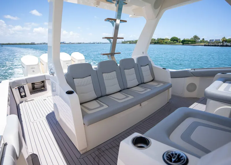 Slide: The Image of Scout 530 LXF 2026 - 19