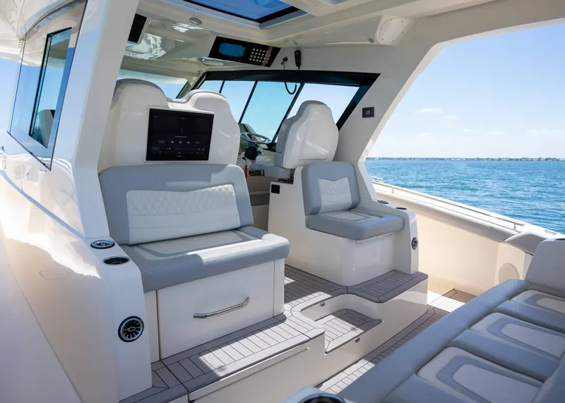 Slide: The Image of Scout 530 LXF 2026 - 21