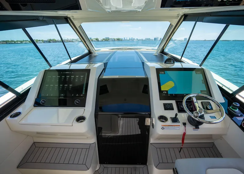 Slide: The Image of Scout 530 LXF 2026 - 23