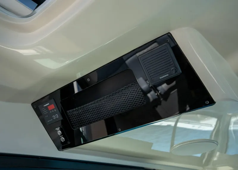 Slide: The Image of Scout 530 LXF 2026 - 25