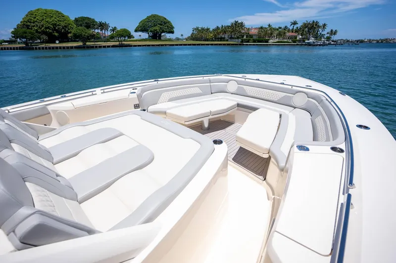 Slide: The Image of Scout 530 LXF 2026 - 30