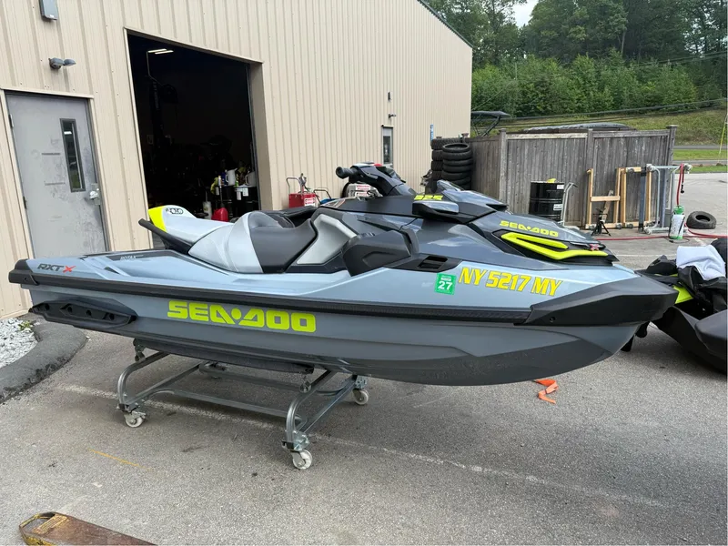 The Image of Sea-Doo RXT-X 325 Tech Package 2024 - 1